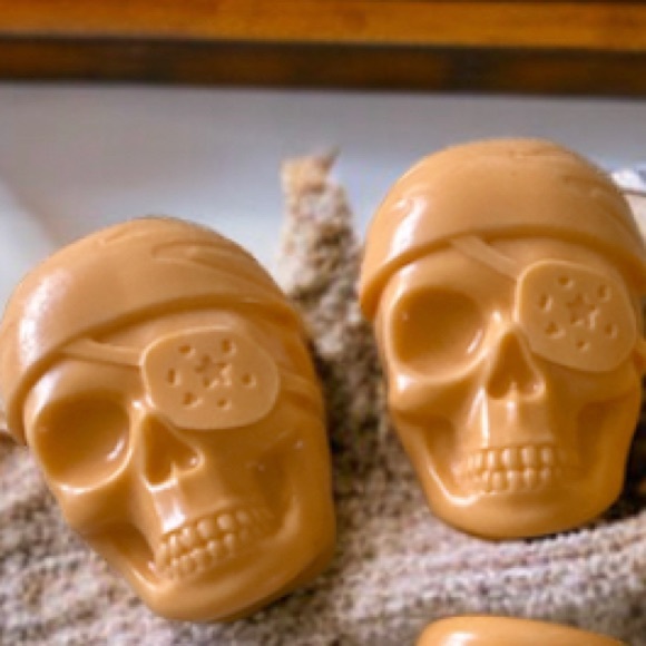 Hand Crafted Soap - Halloween Skulls - Pumpkin Vanilla - Picture 2 of 5